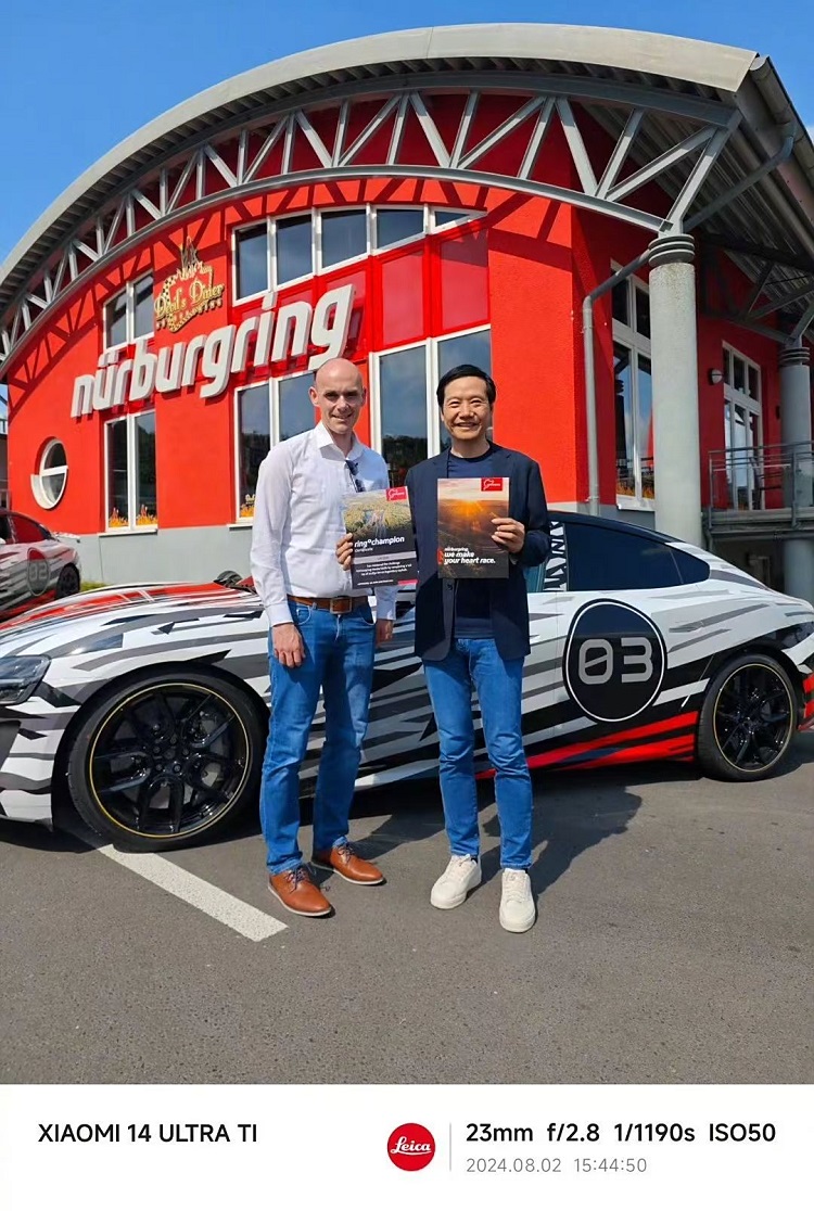 小米SU7原型车亮相纽北，零百加速2秒，性能力压911 GT3 RS？-第4张图片-科技快讯