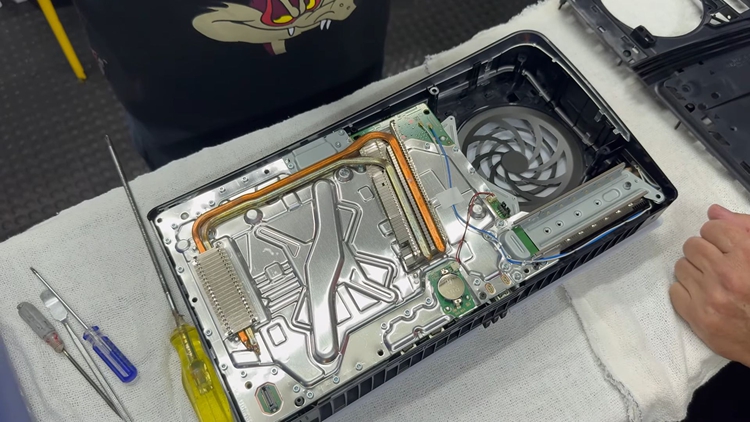PS5 Pro物料提前偷跑：16.7T算力，2TB SSD-第3张图片-科技快讯