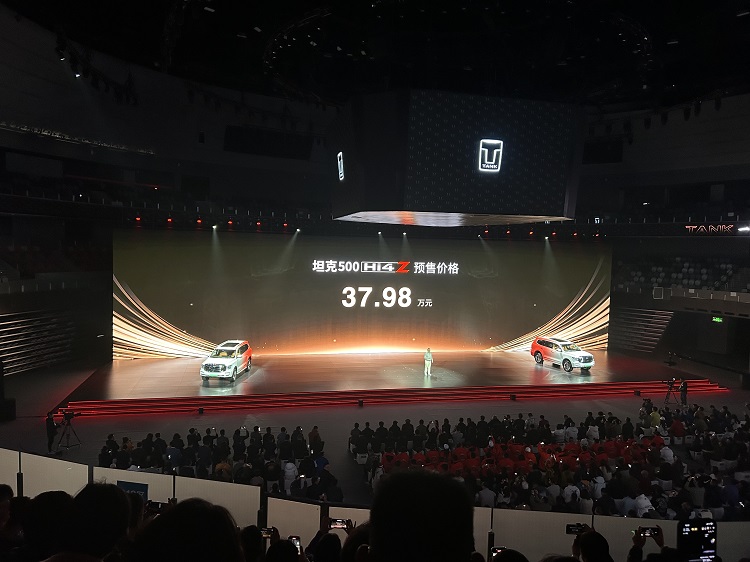 800V架构、4.6秒加速！坦克500Hi4-Z亮相，预售加37.98万元？-第1张图片-科技快讯