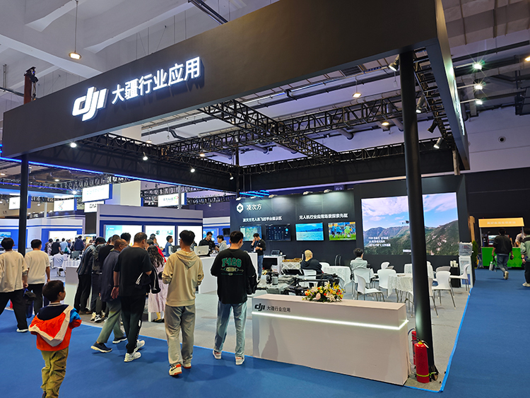 再次点燃人类的飞天梦！2024电博会见证低空经济崛起-第1张图片-科技快讯