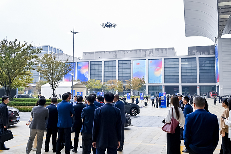 再次点燃人类的飞天梦！2024电博会见证低空经济崛起-第10张图片-科技快讯