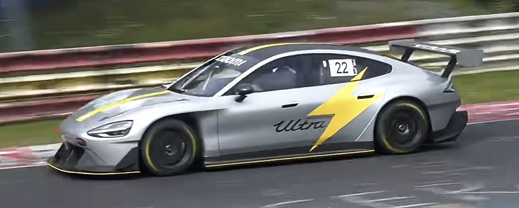 小米SU7原型车亮相纽北，零百加速2秒，性能力压911 GT3 RS？-第2张图片-科技快讯