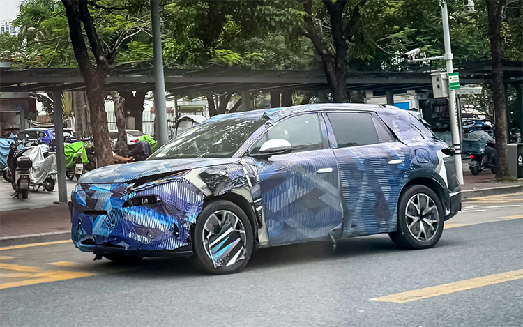 比亚迪全新伪装车谍照曝光：定位中型SUV，或为唐L-第1张图片-科技快讯