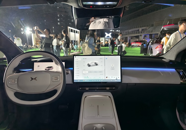 18.68万起，百公里电耗11.4！小鹏P7+上市，APP崩了？-第4张图片-科技快讯