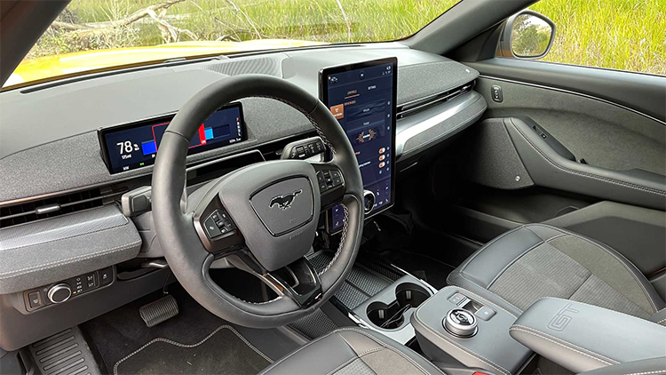 福特Mustang Mach-E GT版正式上市：更大续航492km 售价36.99万元-第4张图片-科技快讯