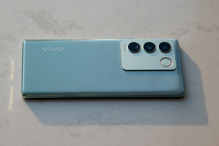 疑似vivo S17系列配置曝光 加入长焦副摄支持80W有线充电-第3张图片-科技快讯