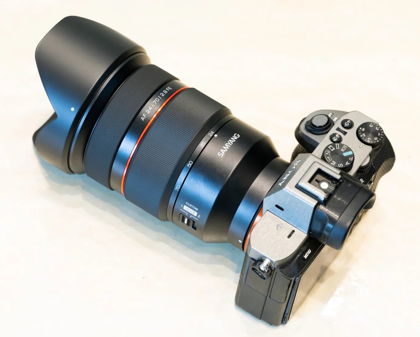 Samyang AF 24-70mm f/2.8 FE曝光 尺寸与原厂相近-第4张图片-科技快讯