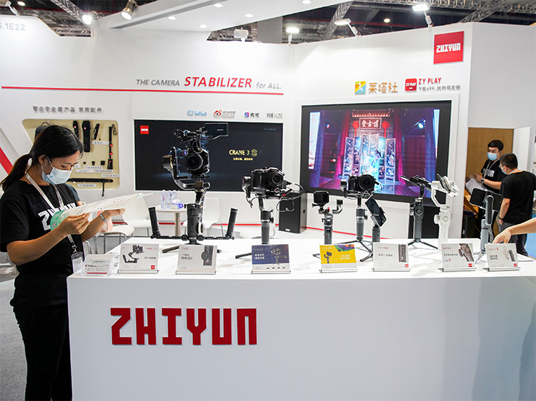 2020P&amp;I | 智云新品 *** OOTH-X亮相P&amp;I展会 手机用户的随拍利器-第7张图片-科技快讯