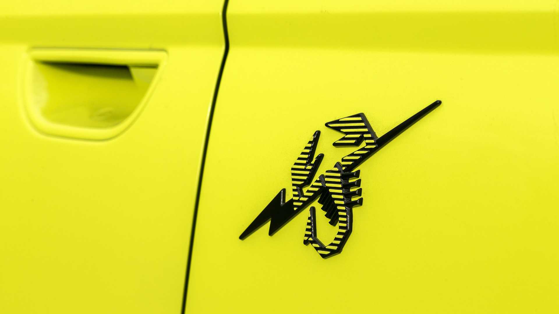 纯正小电炮，7秒可破百，Abarth 500e官图正式发布-第4张图片-科技快讯