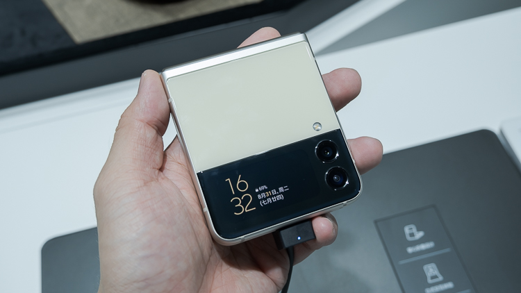 三星Galaxy Z Fold3、Flip3国行售价公布：7599元起，能防水的折叠屏-第11张图片-科技快讯