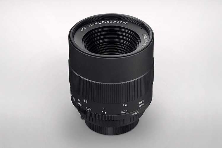 泽尼特今秋发布60mm f/2.8微距镜头 俄罗斯制造支持电磁光圈-第1张图片-科技快讯