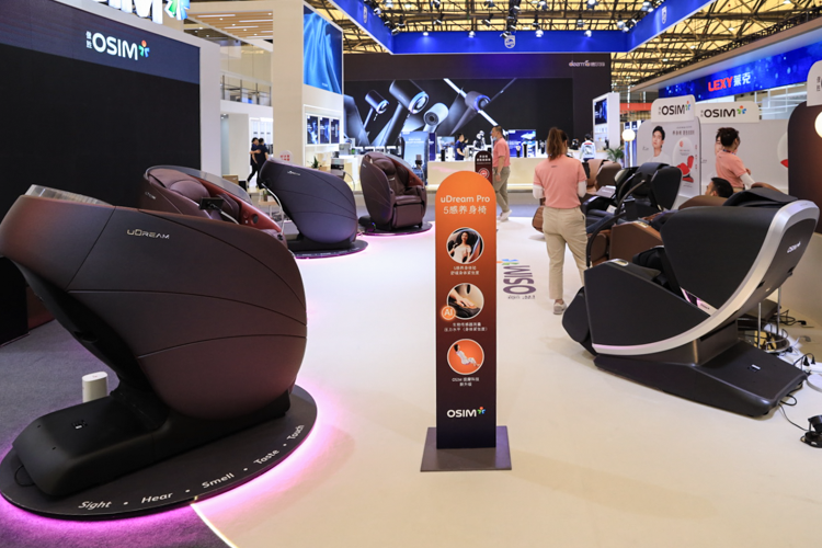AWE2023 | AI *** 更懂人心：傲胜展示智能养身椅-第2张图片-科技快讯