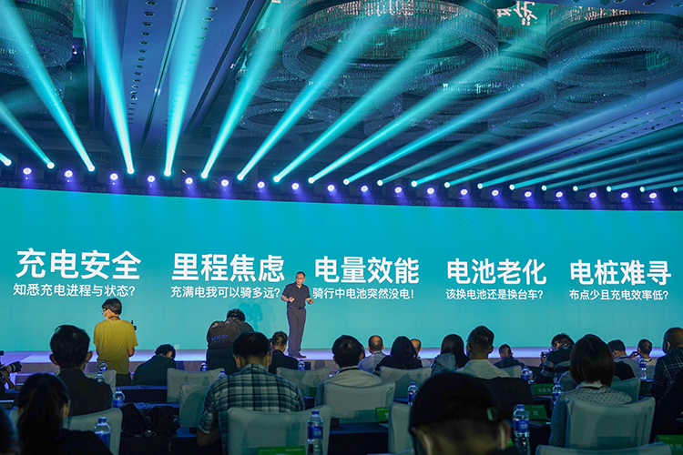 雅迪发布换电系列新品 换换智能平台带来续航变革-第6张图片-科技快讯
