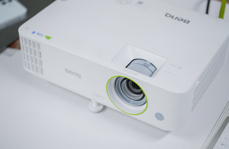 明基BenQ智能投影机E590上市  可宽屏侧投-第1张图片-科技快讯