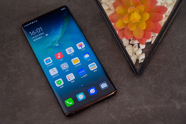 vivo NEX新机或于明年一季度正式亮相 折叠屏手机也有望出炉-第1张图片-科技快讯