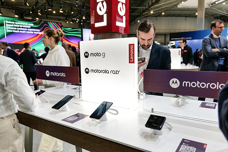 MWC2023 | 联想展示卷轴屏手机与笔记本概念产品 探索屏幕延展新用途-第9张图片-科技快讯