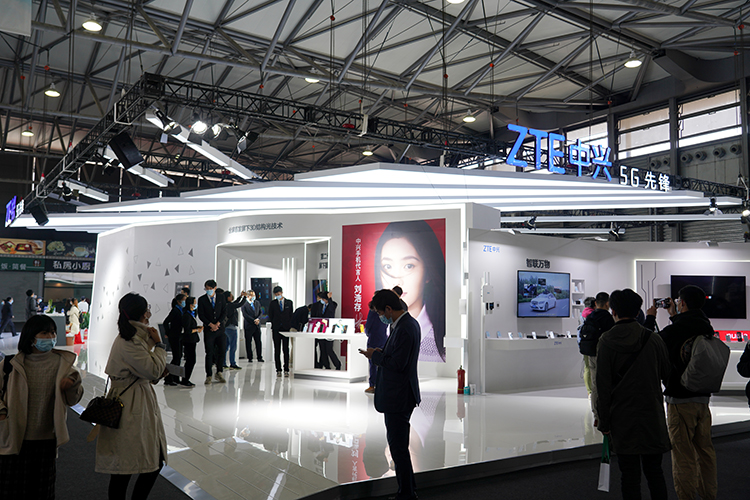 2021MWC丨中兴展示第二代量产屏下摄像技术 将摄像头与屏幕融为一体-第2张图片-科技快讯