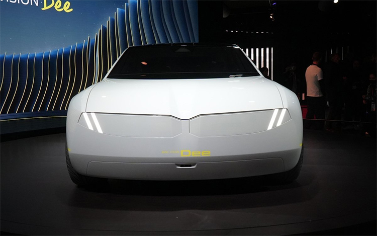 宝马i Vision Dee概念车将于4月17日中国首发 车身颜色可变-第1张图片-科技快讯