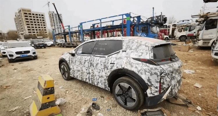 极氪 003谍照曝光：定位紧凑型SUV 将于明年亮相-第2张图片-科技快讯