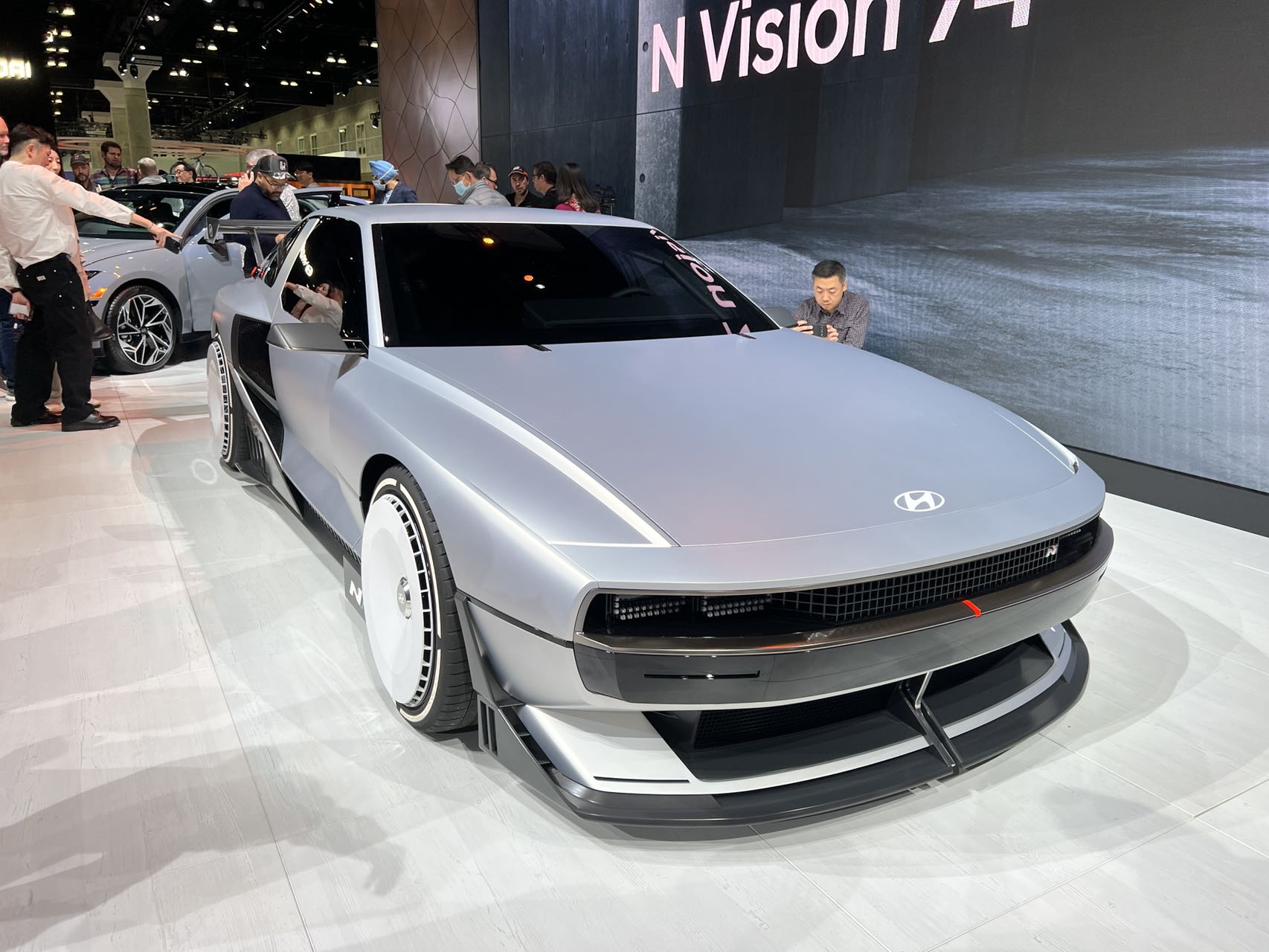 现代N Visino 74概念车亮相2022洛杉矶车展，续航超过600km-第1张图片-科技快讯