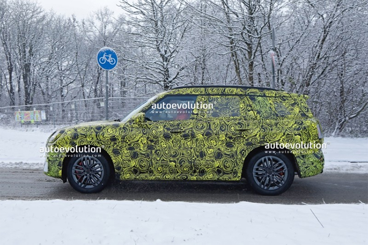 全新MINI COUNTRYMAN谍照曝光 2023年发布并上市-第2张图片-科技快讯
