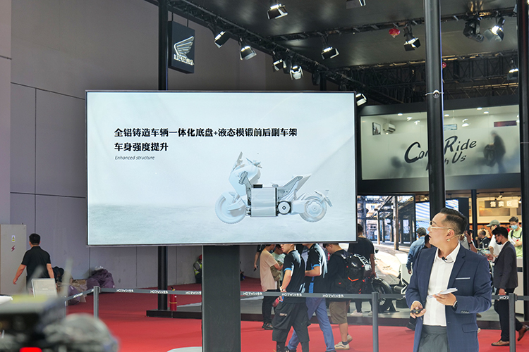 2023上海车展丨号外携2款电动摩托车参展，静置状态不倒未来不成问题-第4张图片-科技快讯