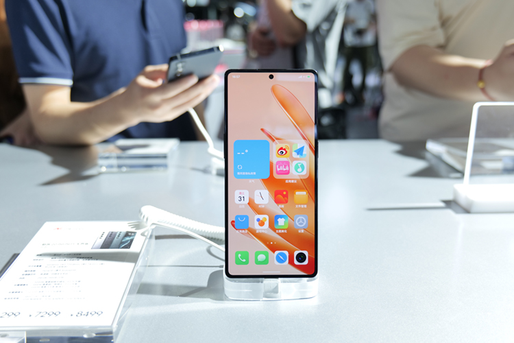 2023MWC丨星纪魅族20INFINITY无界版亮相 ，Flyme Auto引领车机交互新系统-第3张图片-科技快讯