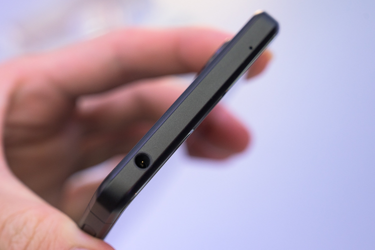 索尼旗舰手机Xperia 1 III发布：无挖孔、无刘海屏幕，售价8499元起步-第15张图片-科技快讯