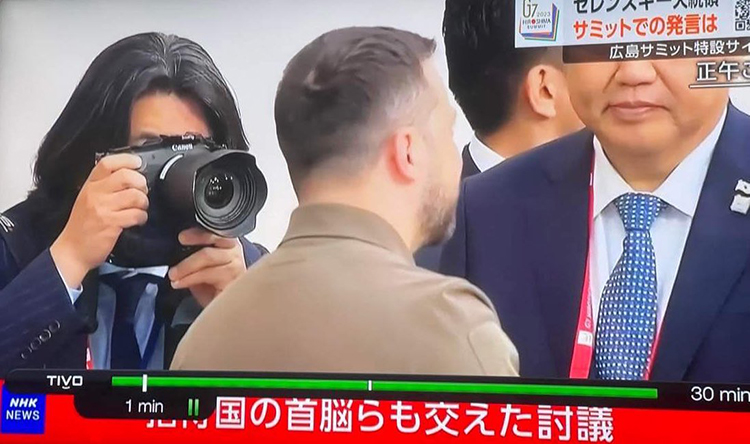 疑似佳能EOS R1规格曝光 或配有4英寸OLED屏幕和4500万像素CMOS-第1张图片-科技快讯
