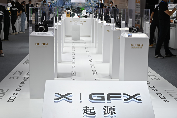 2021P&amp;E | APS-C与中画幅双线推进 富士另辟蹊径取得新突破-第2张图片-科技快讯
