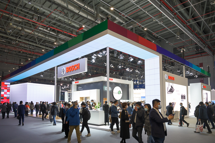 AWE2021 | 博世发布新品冰箱：不仅可以保鲜食材，还有美妆专属空间-第1张图片-科技快讯