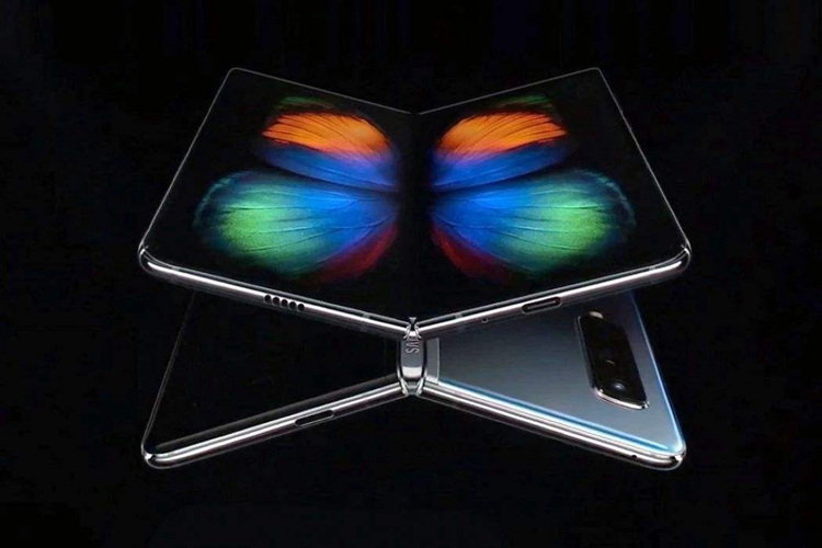 三星Galaxy Fold 3手机曝光：首次搭载屏下摄像头-第1张图片-科技快讯