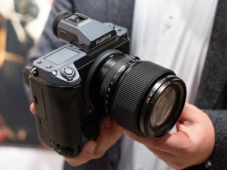 又一中画幅大光圈定焦即将问世 富士GF80mm F1.7明年发布-第3张图片-科技快讯