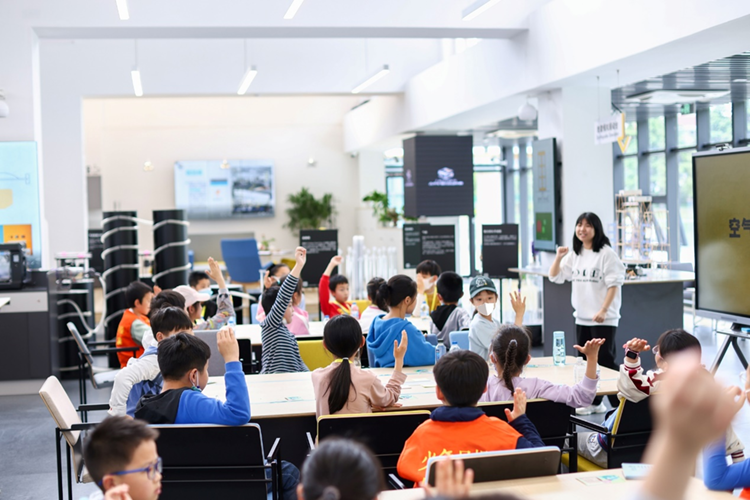 体验未来，走向未来，戴森地球日创想实验室工程师工作坊-第1张图片-科技快讯