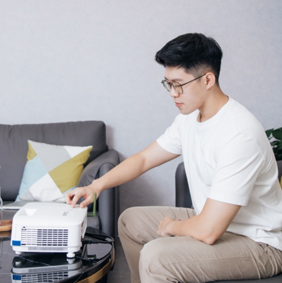 投影仪选什么牌子？ 听听用户意见-第2张图片-科技快讯