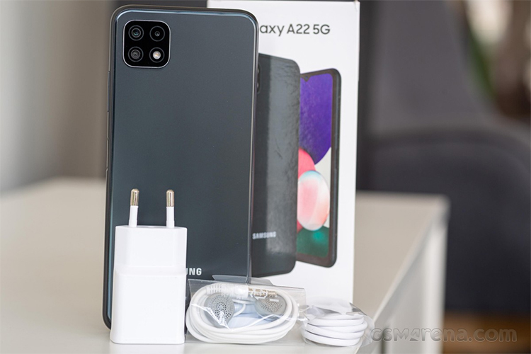 三星Galaxy A22 5G真机图曝光：正面为水滴屏 后置三摄-第2张图片-科技快讯