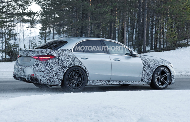 全新梅赛德斯-AMG C 63最新谍照曝光 搭载2.0T插混系统-第2张图片-科技快讯