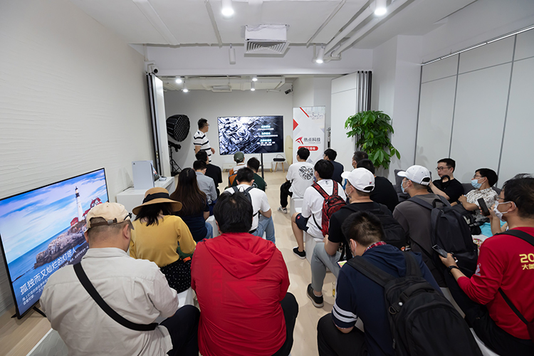雷神科技亮相热点科技主题日活动 展现电竞新实力-第1张图片-科技快讯