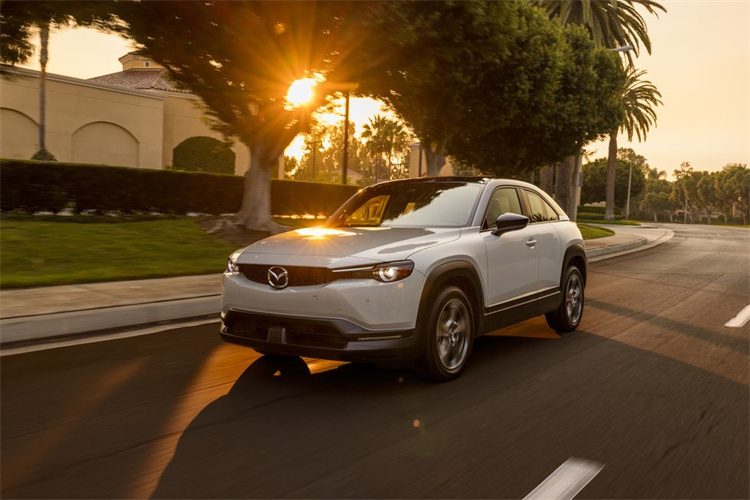 外媒评价马自达首款纯电SUV MX-30EV：将会被淘汰-第5张图片-科技快讯