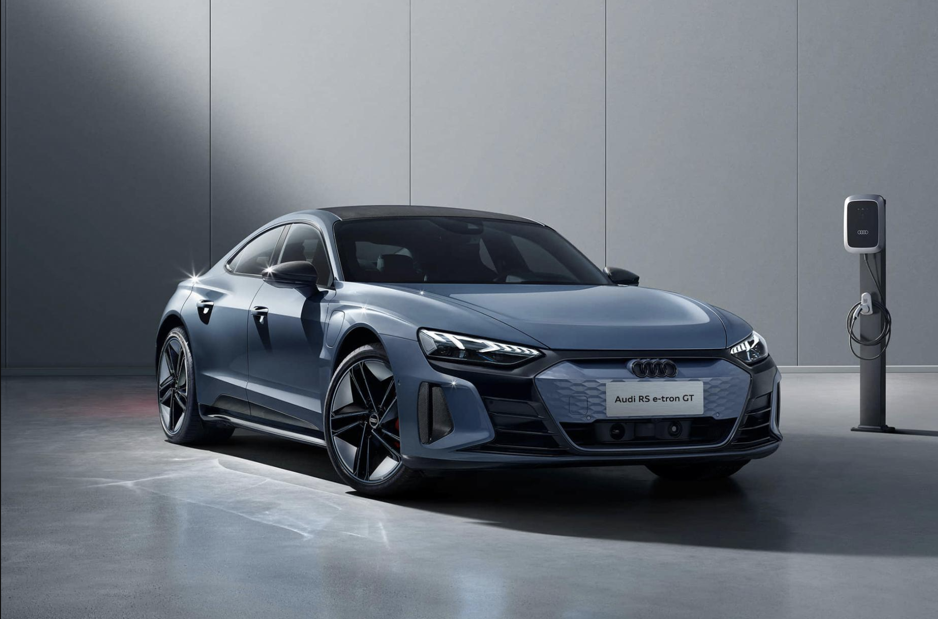 奥迪RS e-tron GT将于12月30日上市，3.3秒破百，续航可达488km-第1张图片-科技快讯