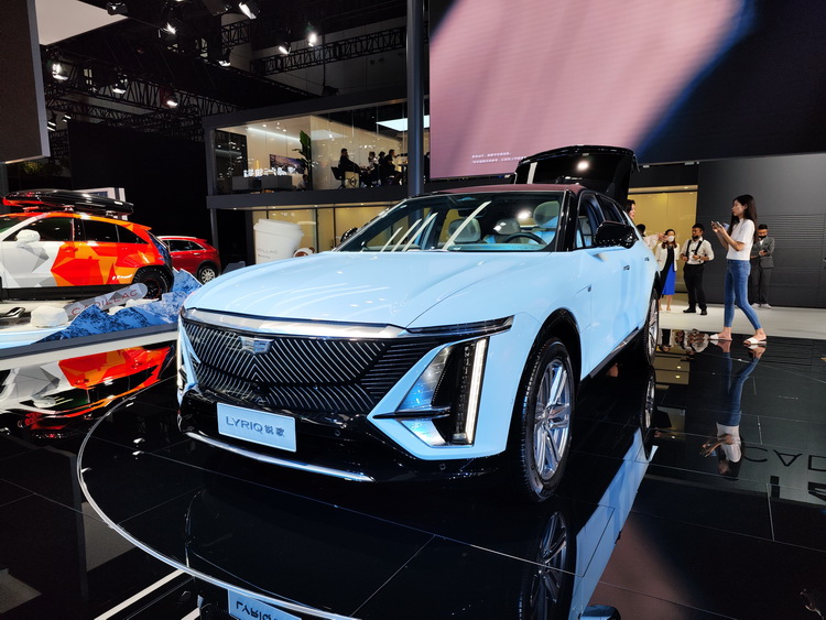 2022成都车展 | 凯迪拉克13款车型亮相 含纯电SUV  *** RIQ锐歌-第2张图片-科技快讯