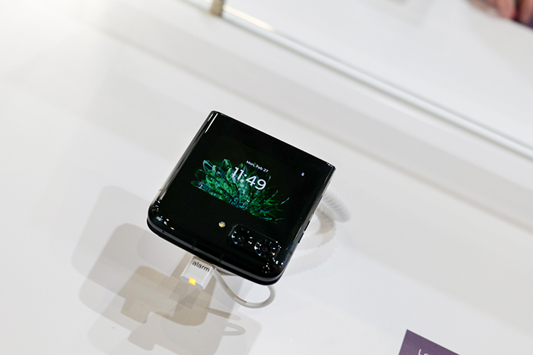 MWC2023 | 联想展示卷轴屏手机与笔记本概念产品 探索屏幕延展新用途-第10张图片-科技快讯