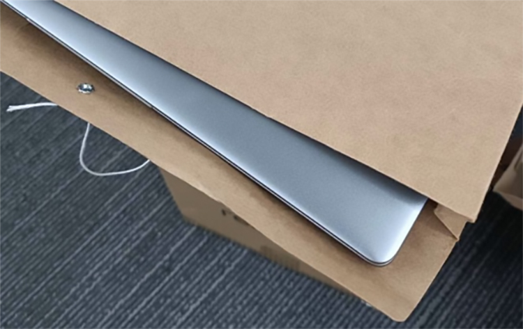 realme首款笔记本曝光 或将定位4000元入门级产品-第2张图片-科技快讯