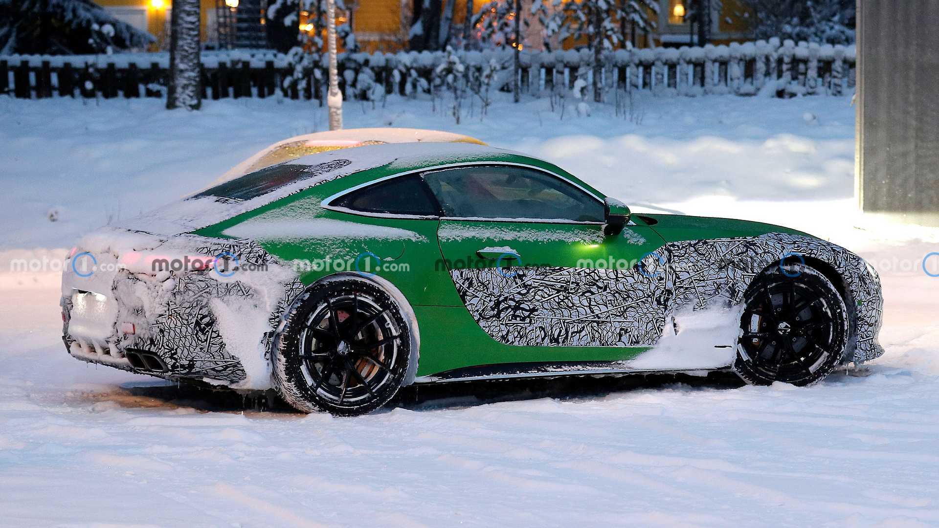 全新一代AMG GT外观曝光，配2.0T插混系统，峰值扭矩或达到1020牛&middot;米-第5张图片-科技快讯