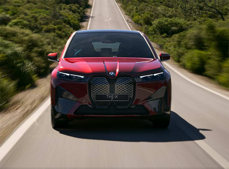 宝马电动旗舰SUV iX国内4S店实拍-第1张图片-科技快讯