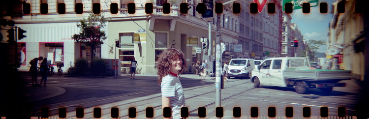 Lomography发布宽幅胶片相机 镜头可注水-第12张图片-科技快讯