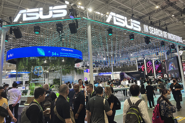 COMPUTEX 2023 | 华硕49寸144Hz超宽OLED曲面显示器首秀 带来沉浸游戏体验-第1张图片-科技快讯