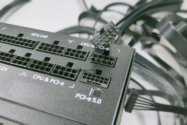 PCIe 5.0版电源线曝光：12+4辅助供电，更高可达600W-第1张图片-科技快讯