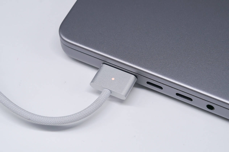 新16寸MacBook Pro出现bug 关机时无法使用MagSafe 3磁吸充电-第2张图片-科技快讯