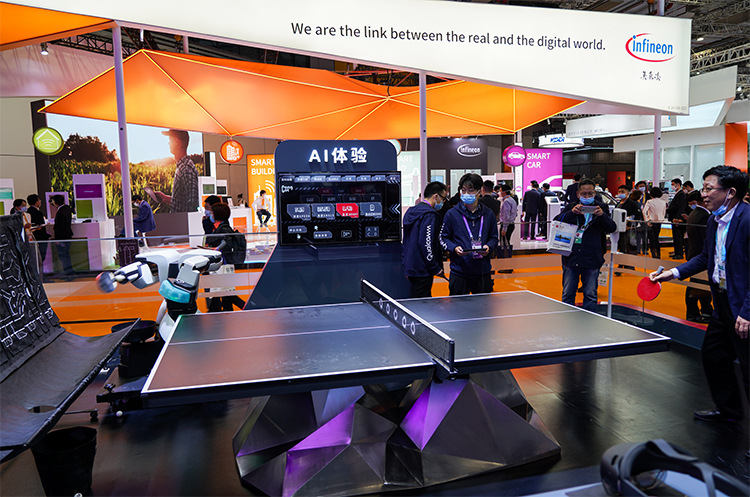 CIIE2020丨高通亮相本届进博会 拟人乒乓球机器人成展位亮点-第2张图片-科技快讯